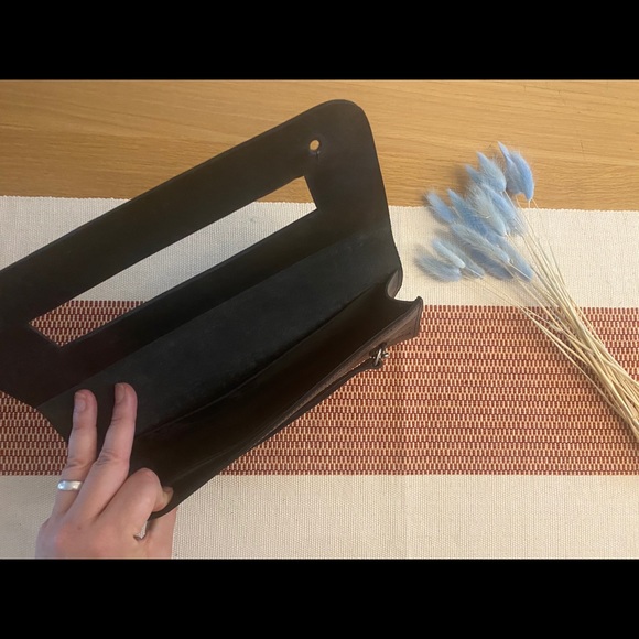 Alex Gray Terry Clutch - Picture 2 of 4